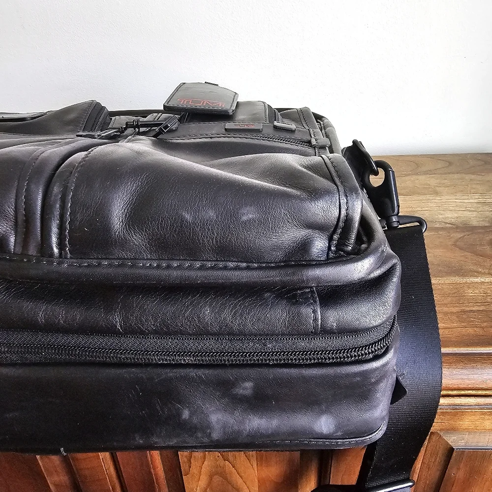 Tumi Alpha Expandable Black Genuine Leather Organizer Laptop Briefcase T Pass